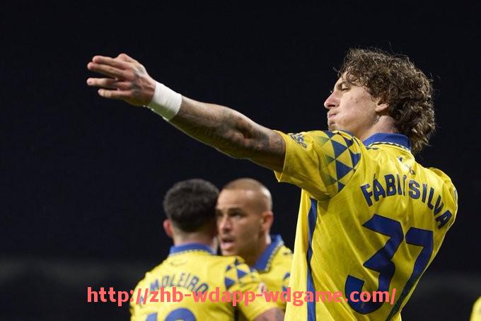 问鼎娱乐官网-德甲球员转会信息汇总：2024年夏窗大动作回顾