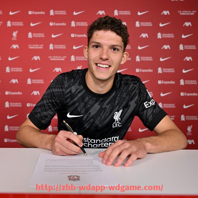 问鼎娱乐官网-英超球衣销量最高球员：博格巴影响力分析